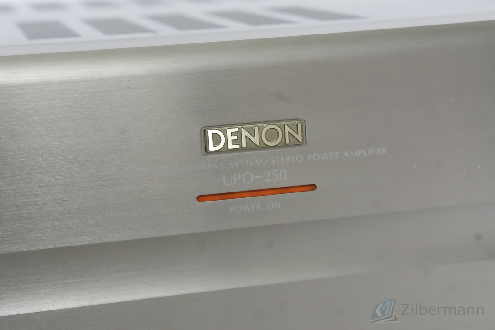 Denon_UPO-250_Power_Amplifier_Endstufe_aus_D-250_03