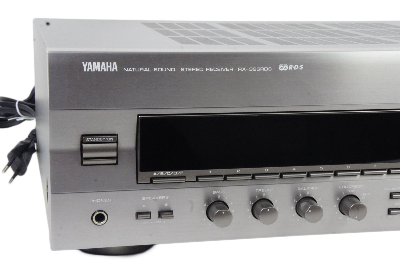 Yamaha_RX-396_RDS_Stereo_Receiver_04