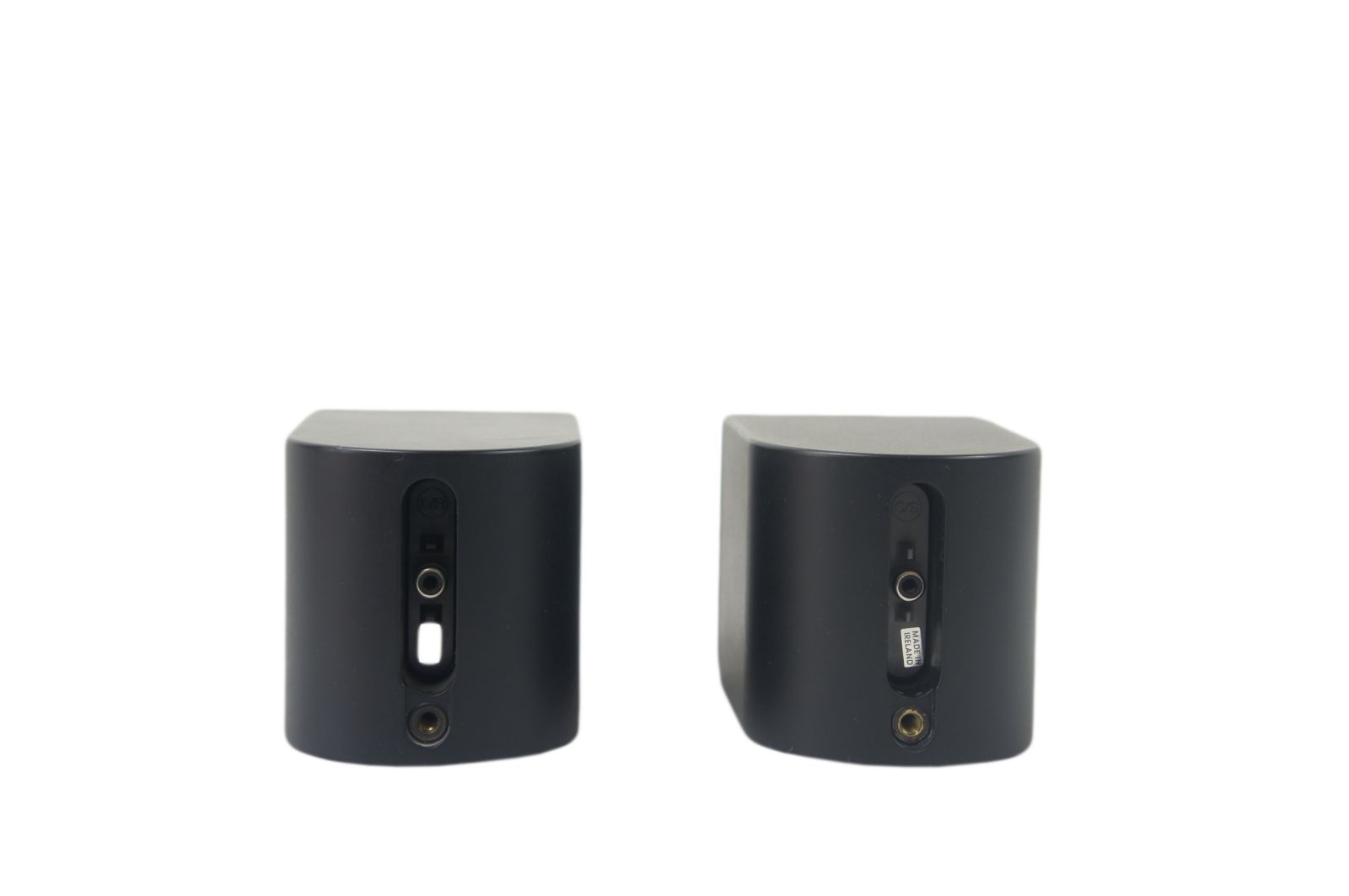 2x_Bose_Acoustimass_Einzelcubes_Lautsprecher_03