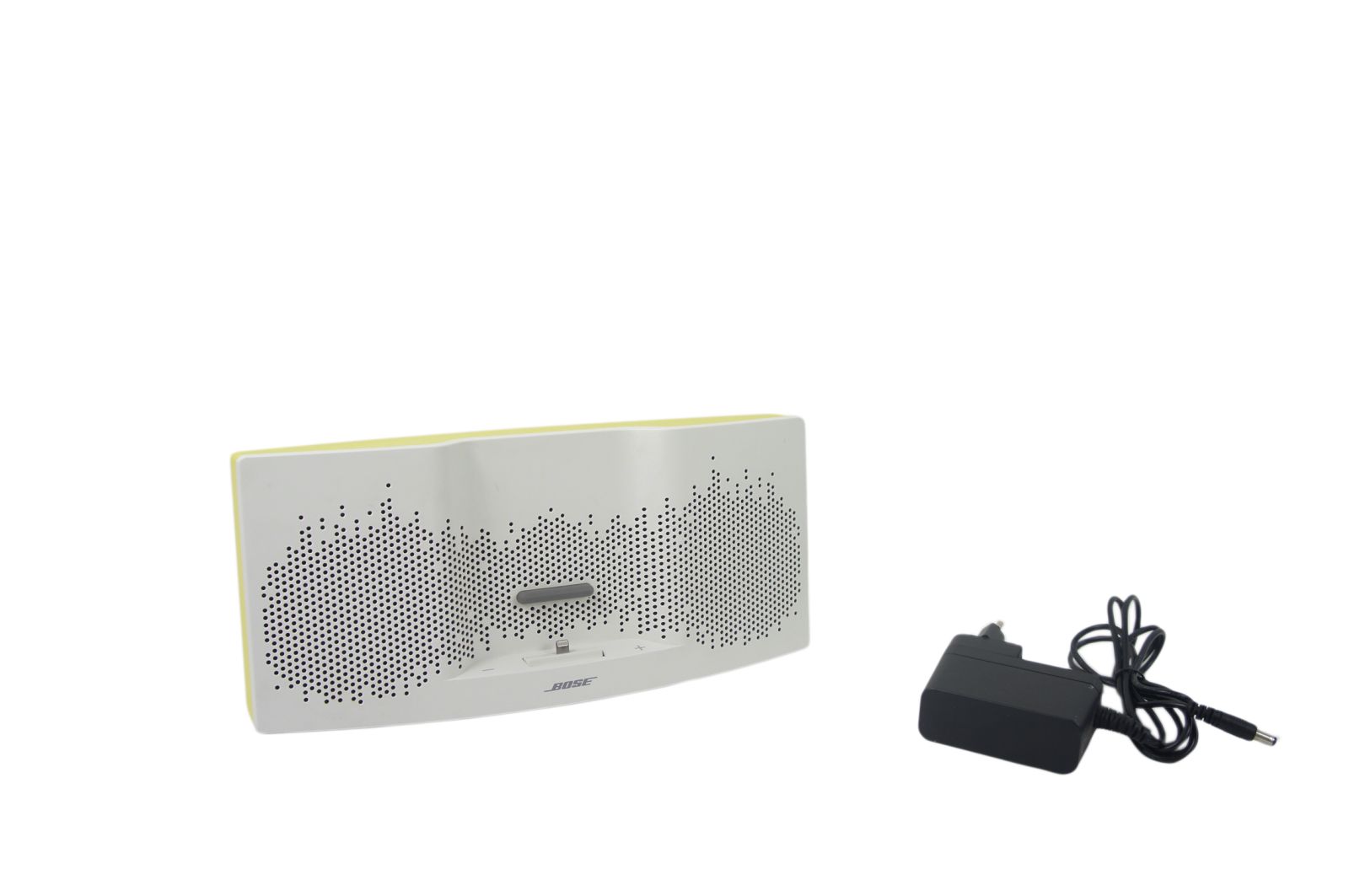 Bose_SoundDock_XT_speaker