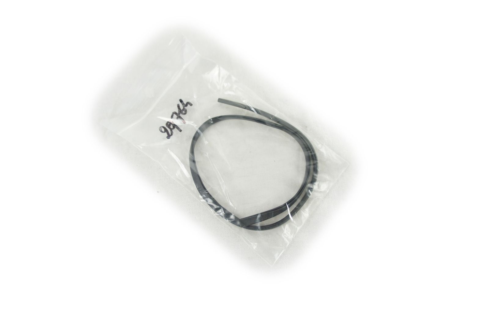 2x_Bose_UB-20_W_Wandhalterungen_Weiss_04