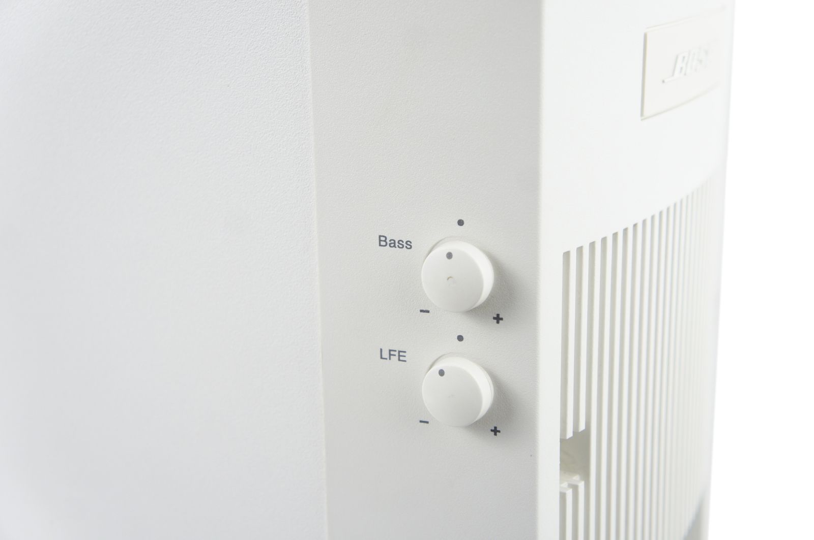 Bose_Acoustimass_15_Series_II_Powered_5.1_Subwoofer_Aktiv_Weiss_03