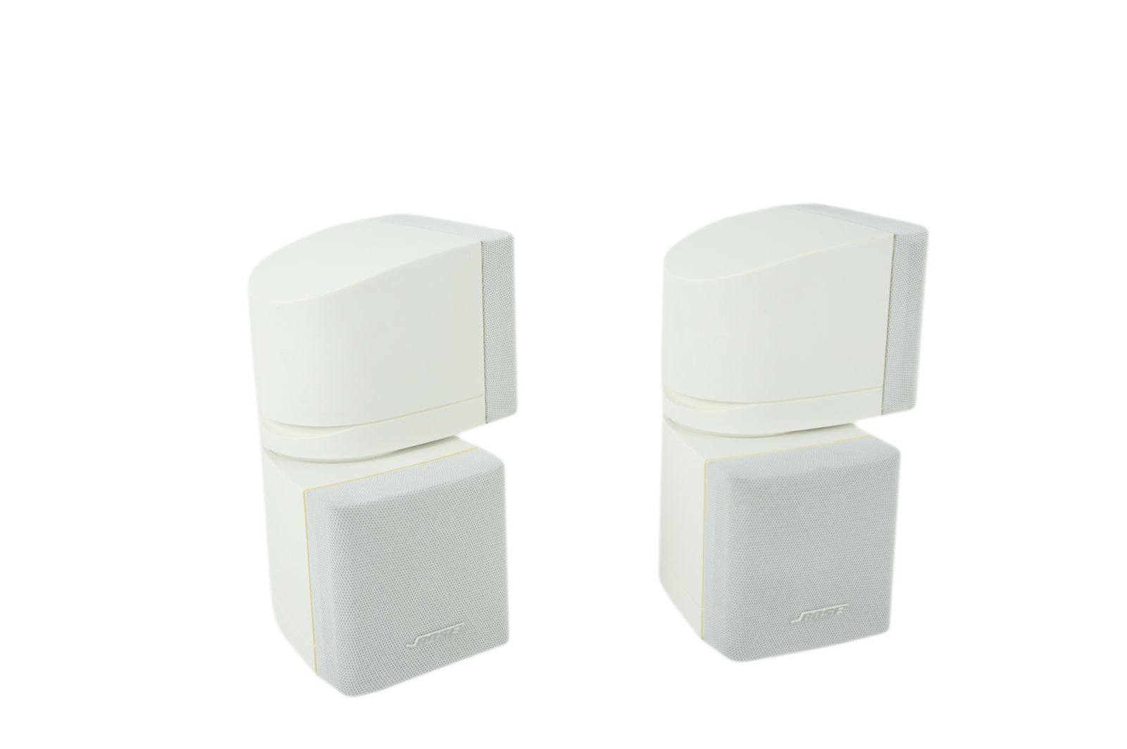 2x_Bose_Acoustimass_Lifestyle_Doppelcubes_Lautsprecher_Series_III_Weiss_02