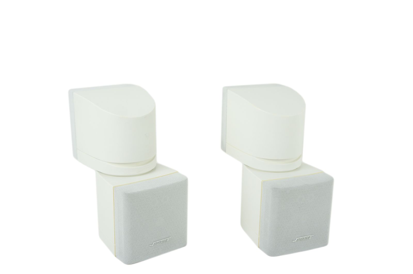 2x_Bose_Acoustimass_Lifestyle_Doppelcubes_Lautsprecher_Series_III_Weiss_03
