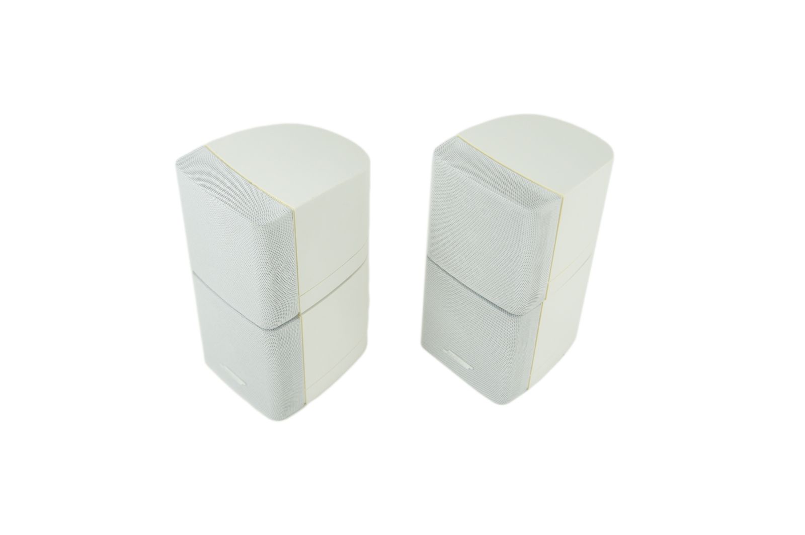 2x_Bose_Acoustimass_Lifestyle_Doppelcubes_Lautsprecher_Series_III_Weiss_05