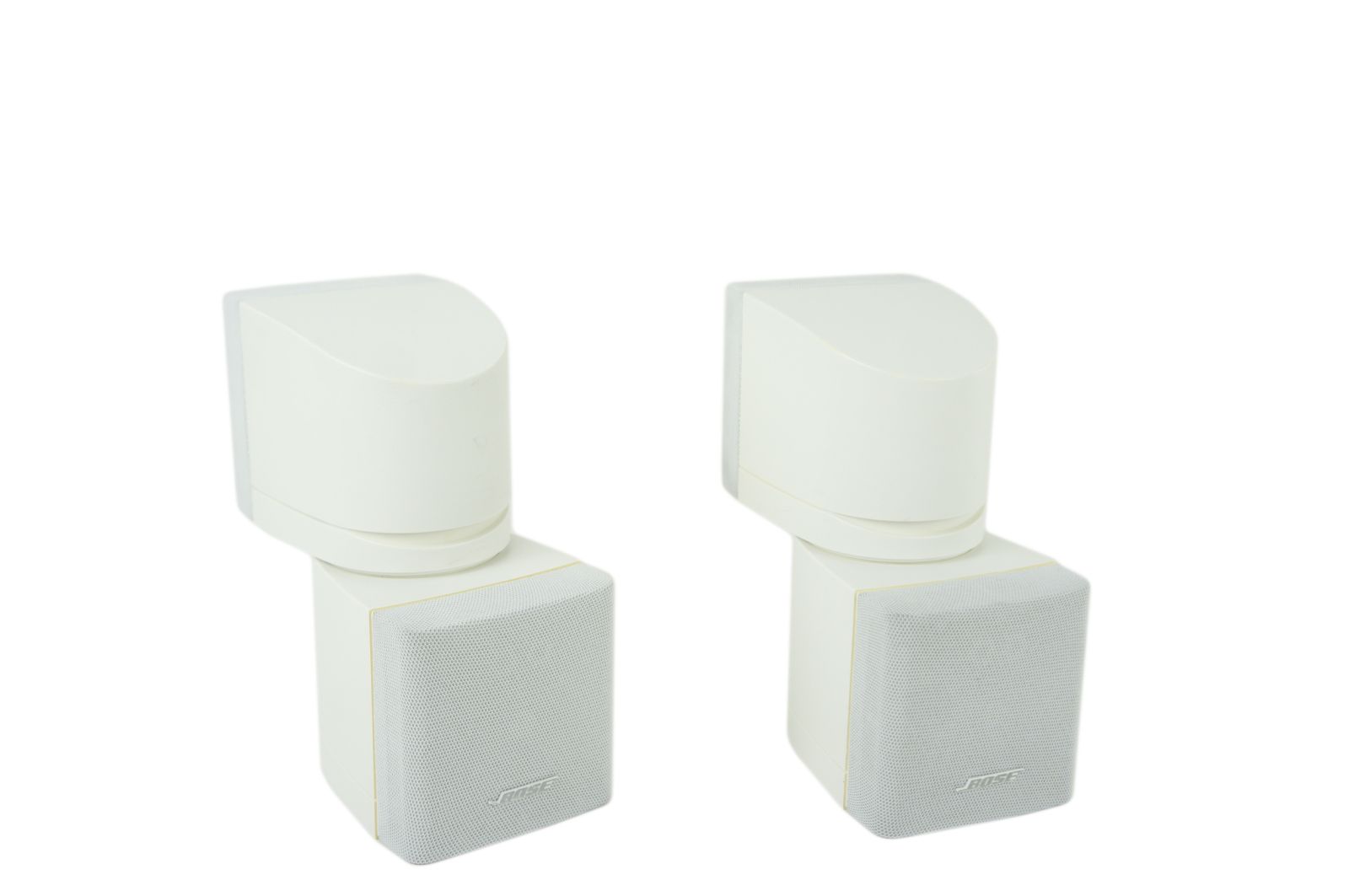 2x_Bose_Acoustimass_Lifestyle_Doppelcubes_Lautsprecher_Series_III_Weiss_02