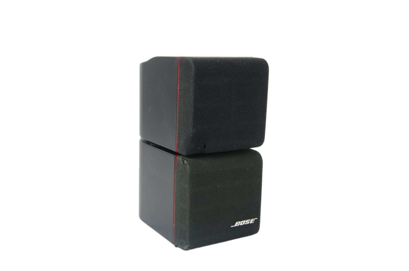 Bose_Acoustimass_Doppelcube_Lautsprecher_Series_II_mit_rotem_Rand