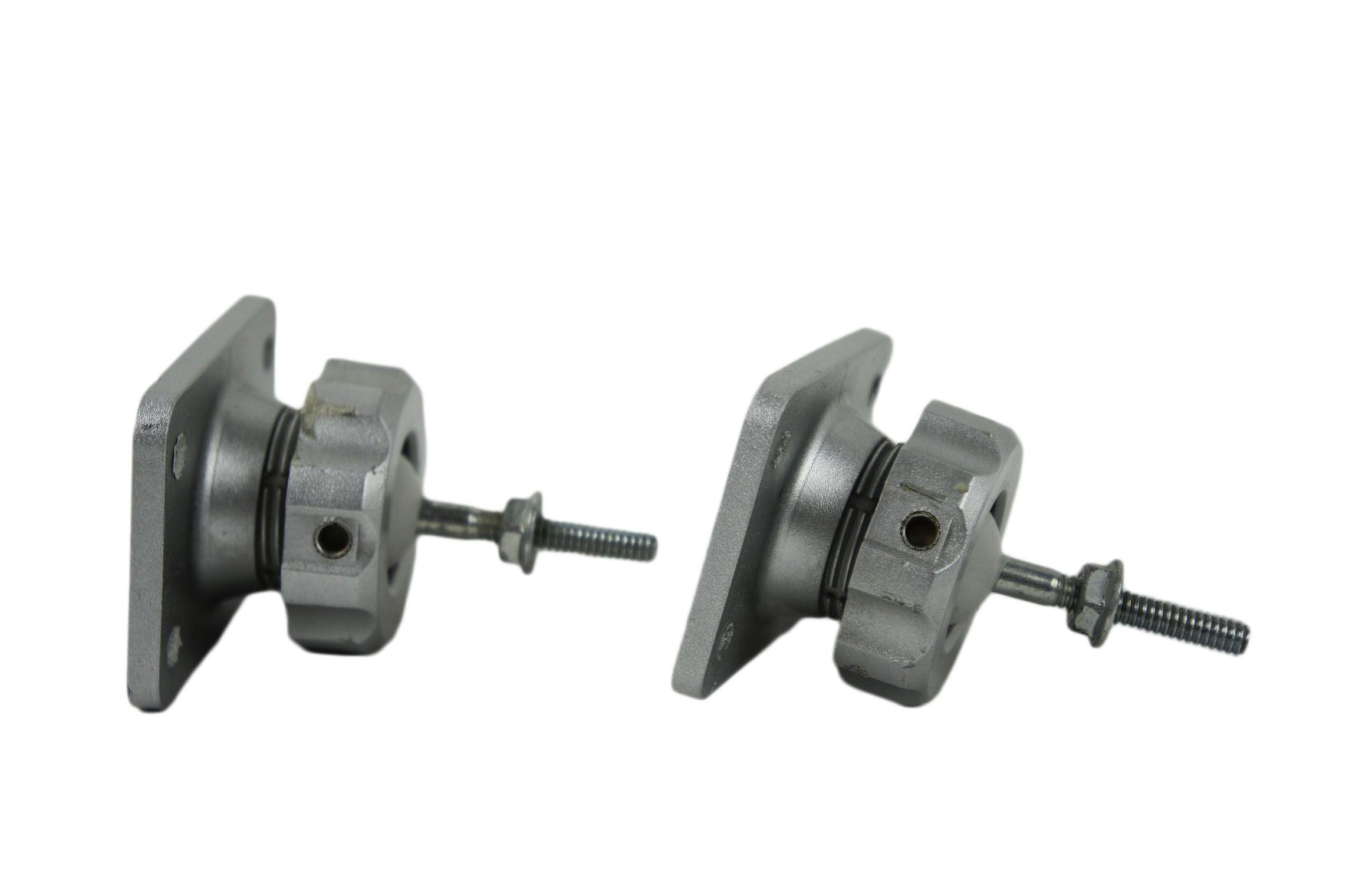 2x_JBL_Wandhalterungen_Silber_03