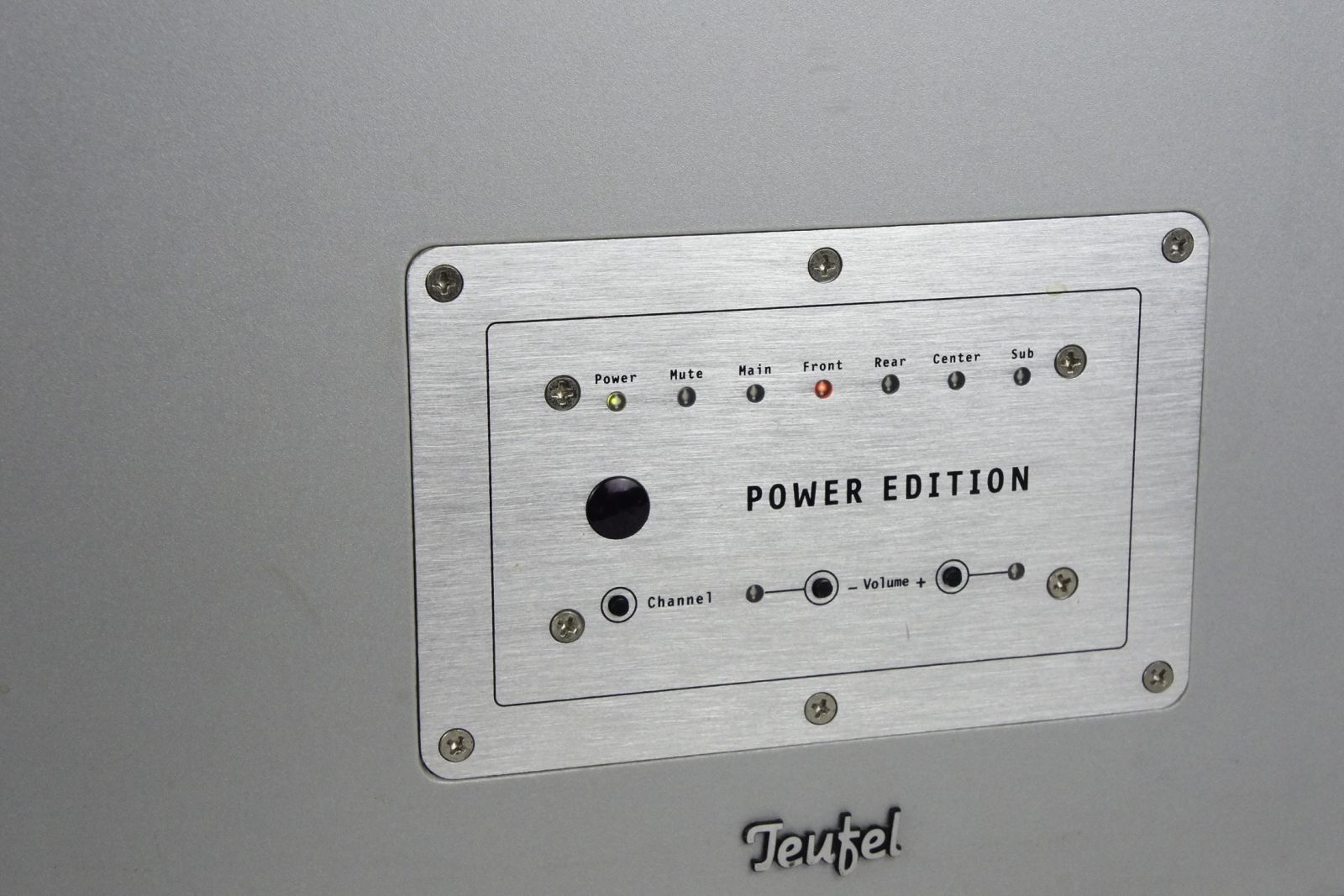 Teufel_Concept_E_Magnum_Power_Edition_6_Channel_Subwoofer_07
