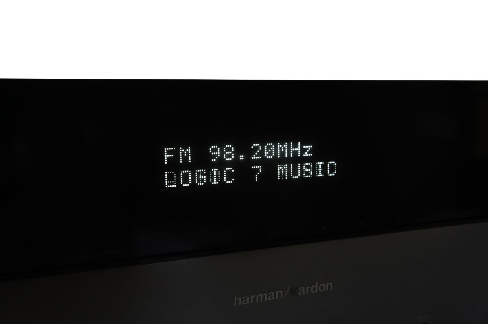 Harman_Kardon_AVR_365_7.1_A-V_Receiver_04