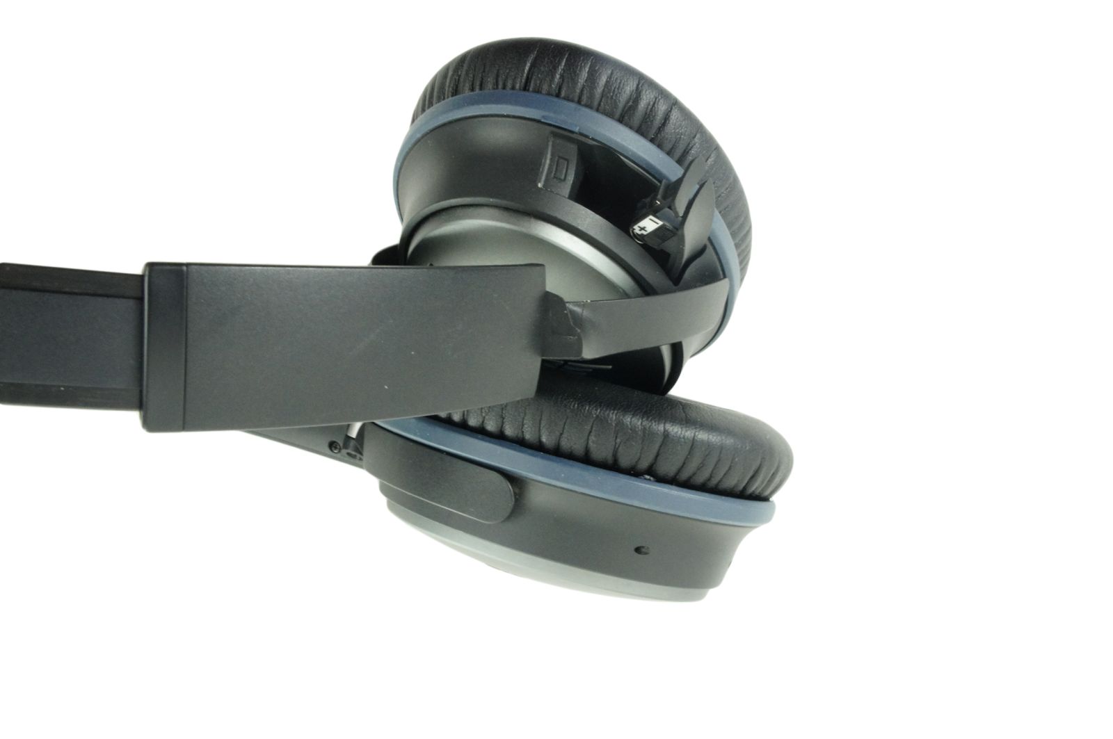 Bose_Quiet_Comfort_QC_25_Kopfhorer_06
