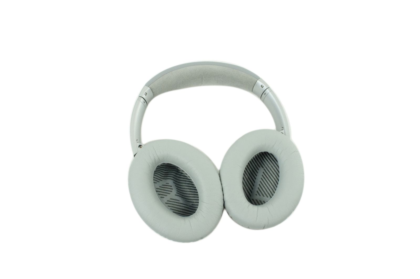Bose_QuietComfort_35_QC35_Kopfhorer_Silber_mit_Tasche_03