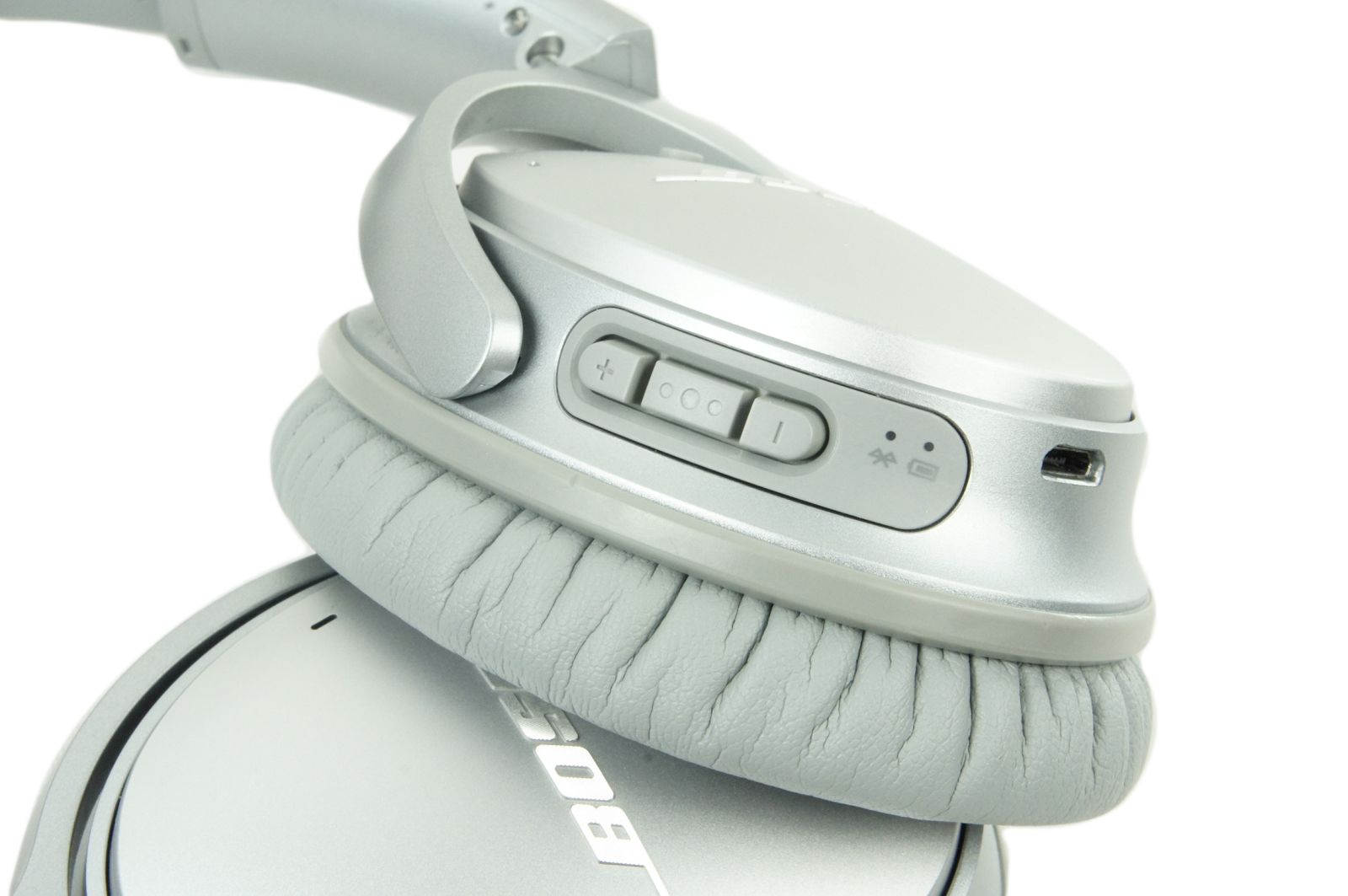 Bose_QuietComfort_35_QC35_Kopfhorer_Silber_mit_Tasche_05