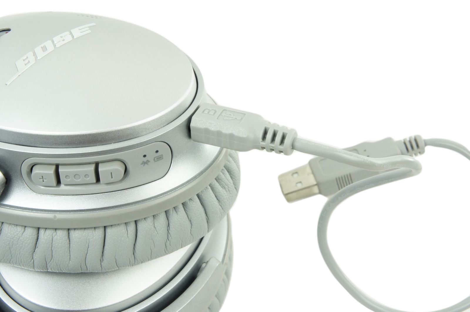 Bose_QuietComfort_35_QC35_Kopfhorer_Silber_mit_Tasche_06