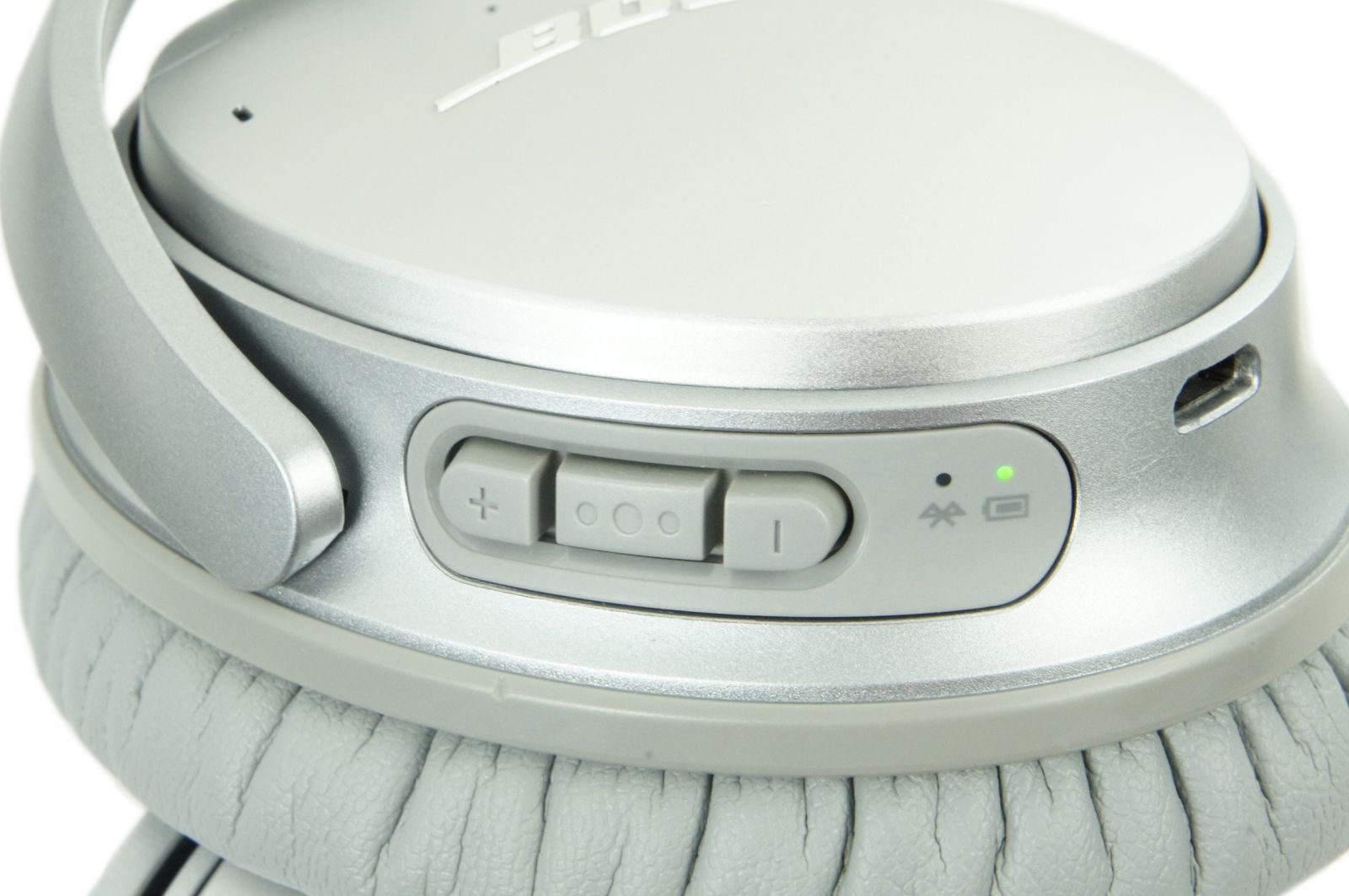 Bose_QuietComfort_35_QC35_Kopfhorer_Silber_mit_Tasche_09
