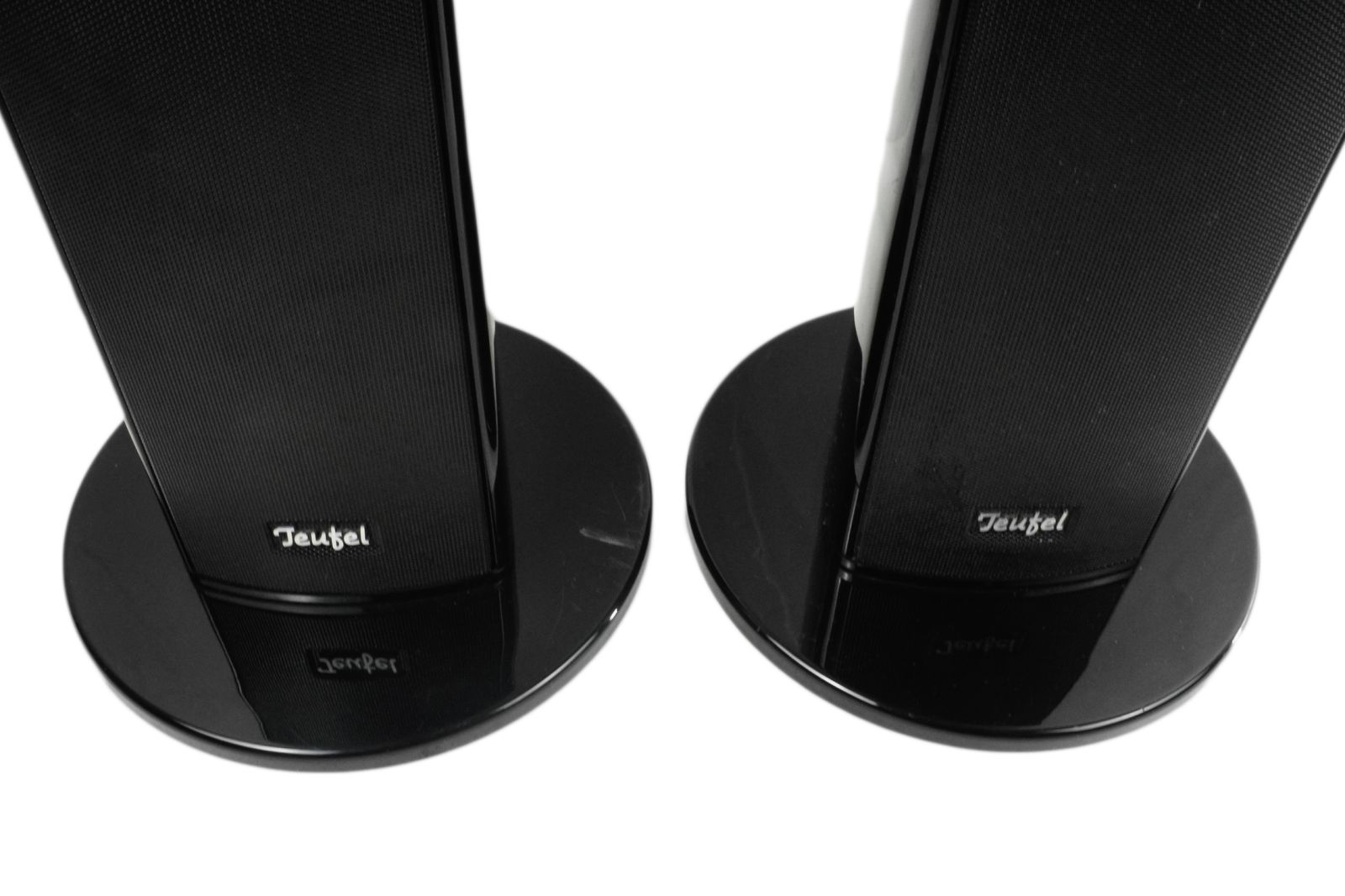 2x_Teufel_IP_500_F_Lautsprechersaulen_Schwarz_05