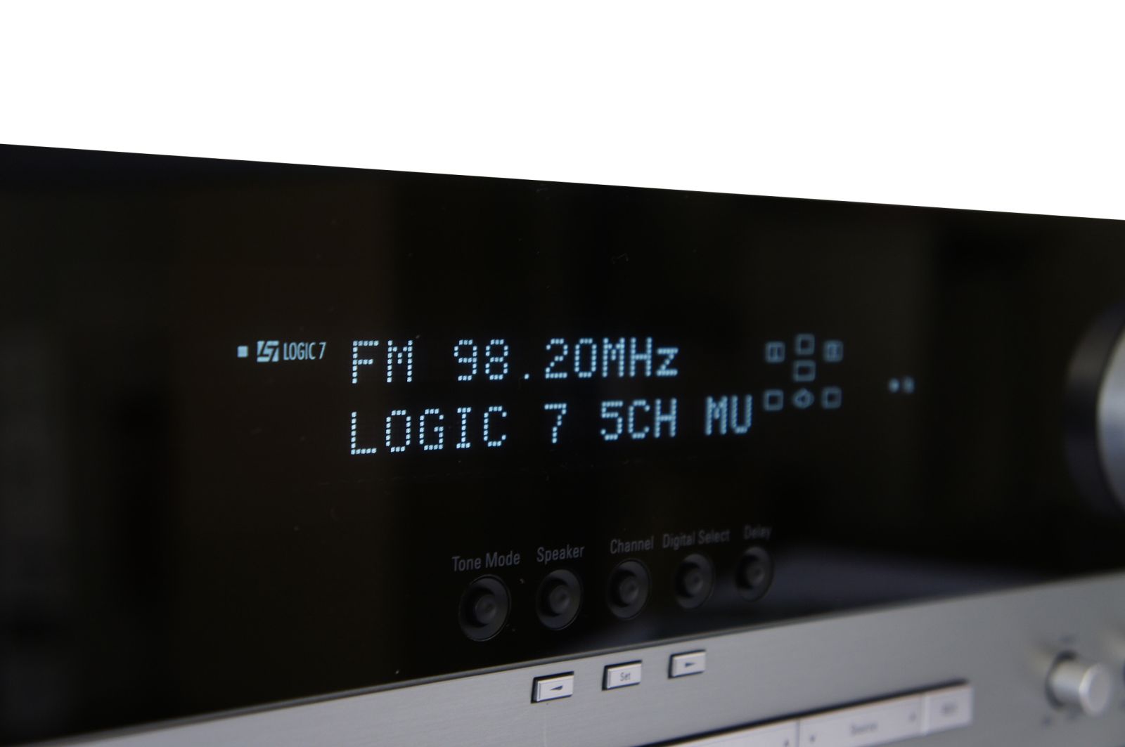 Harman_Kardon_AVR-135_Dolby_Digital_DTS_6.1_Receiver_09