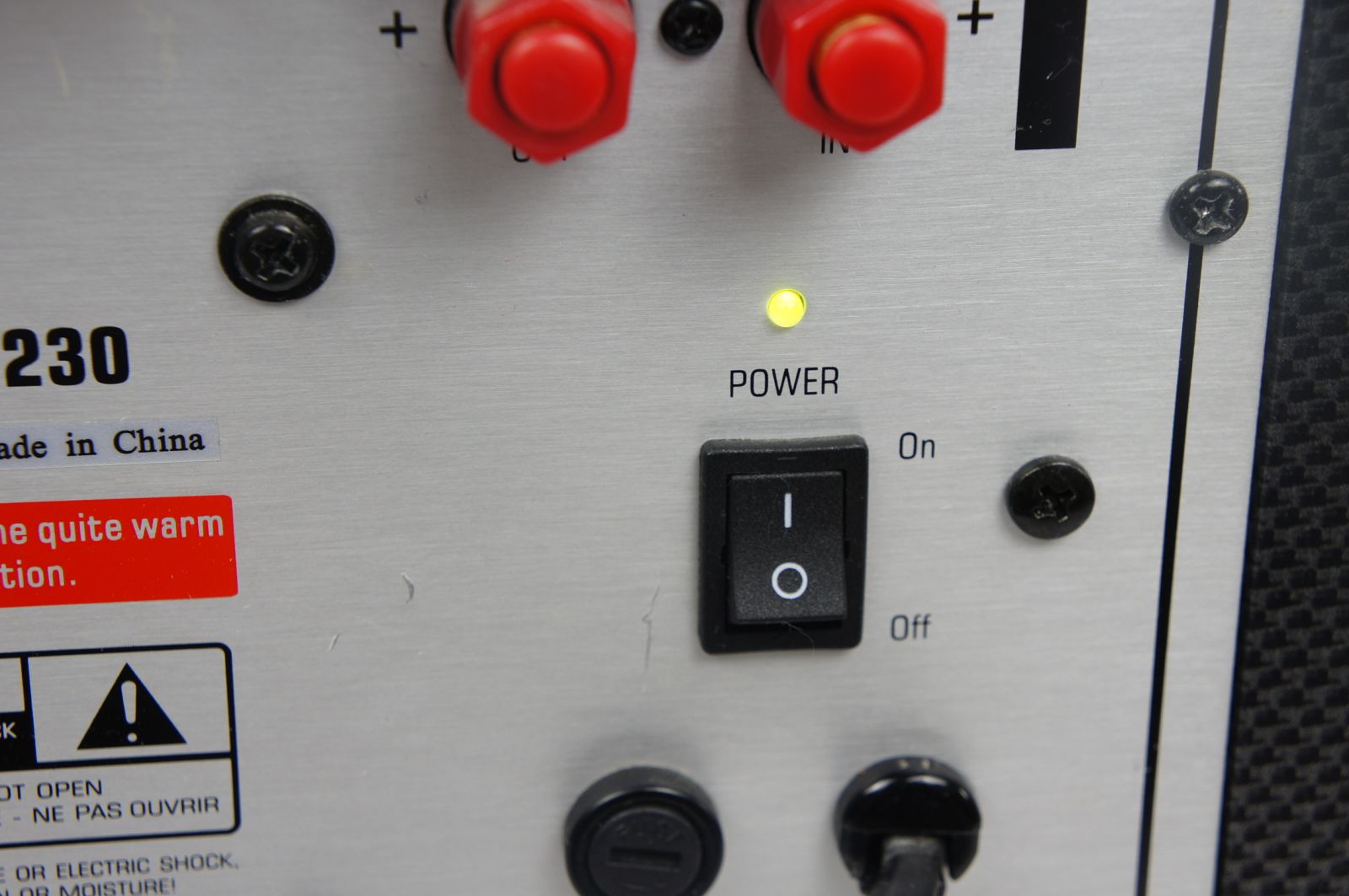 JBL_SUB_200_Subwoofer_Aktiv_Silber_07