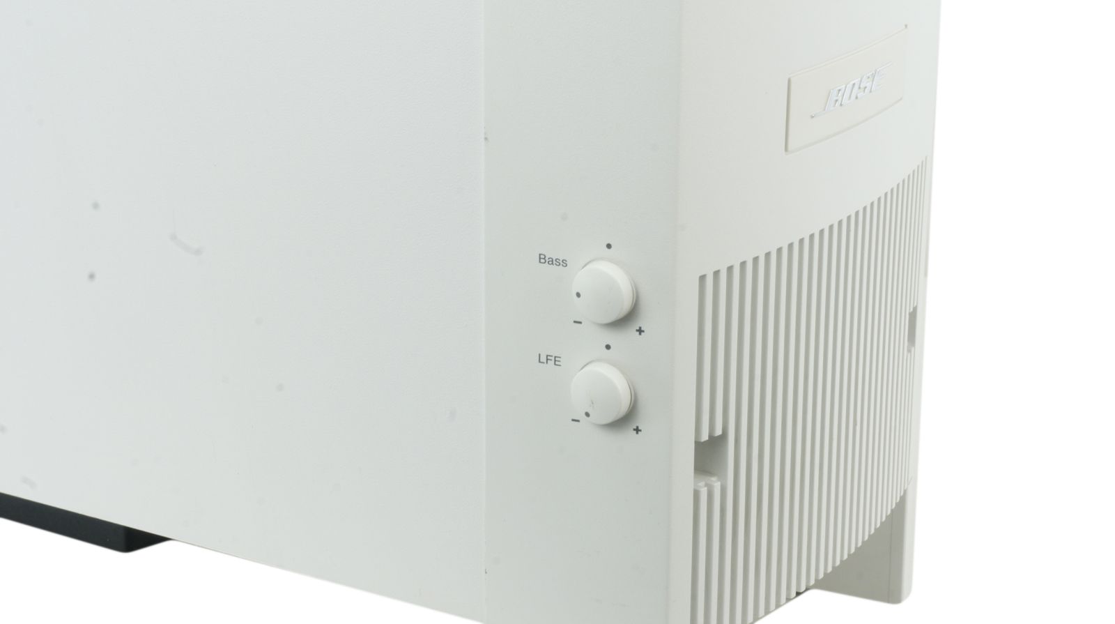 Bose_Acoustimass_6_Series_III_Subwoofer_Weiss_Aktiv_05